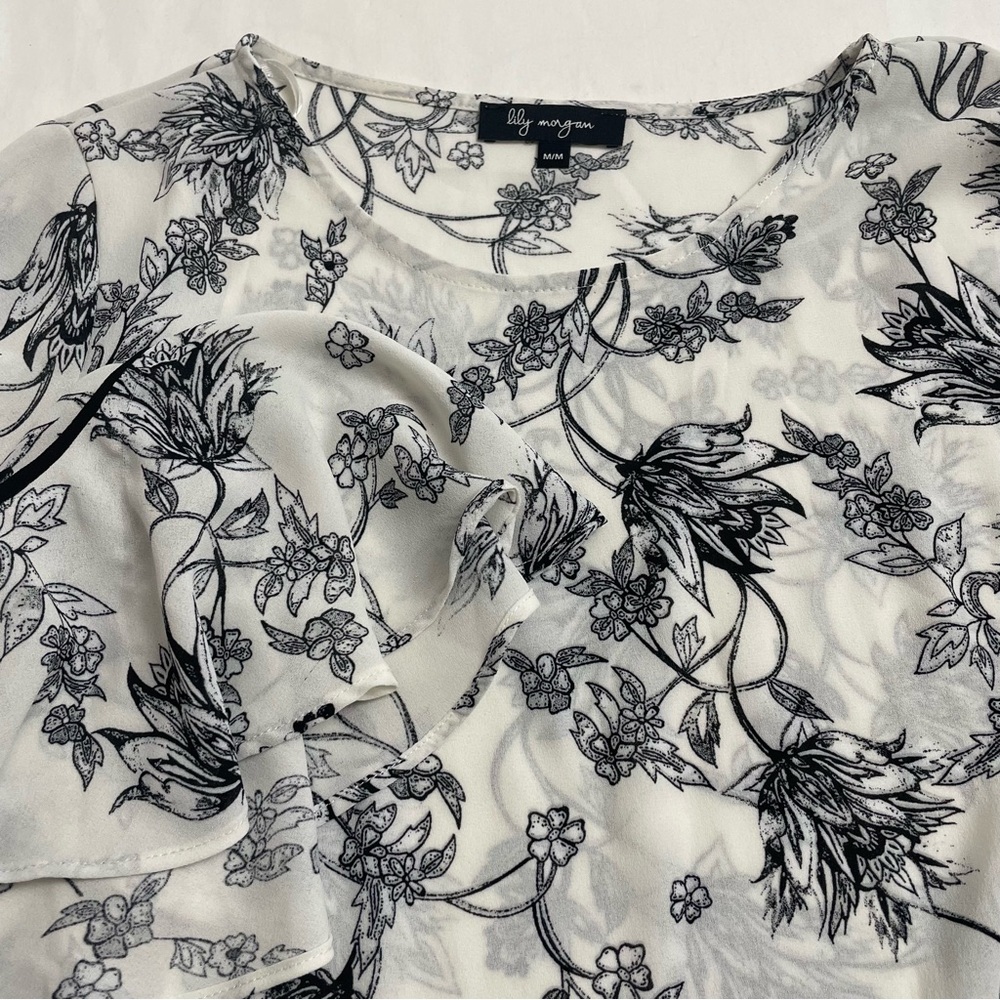 Lily Morgan Flutter Sleeve Blouse Black & White Botanical Floral Women’s Medium - Picture 2 of 8